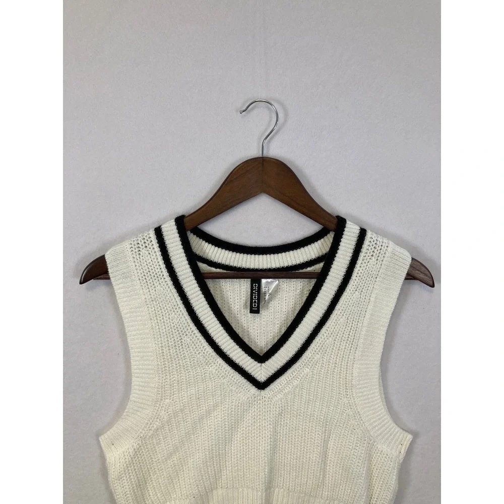 H&M Divided classic sweater
